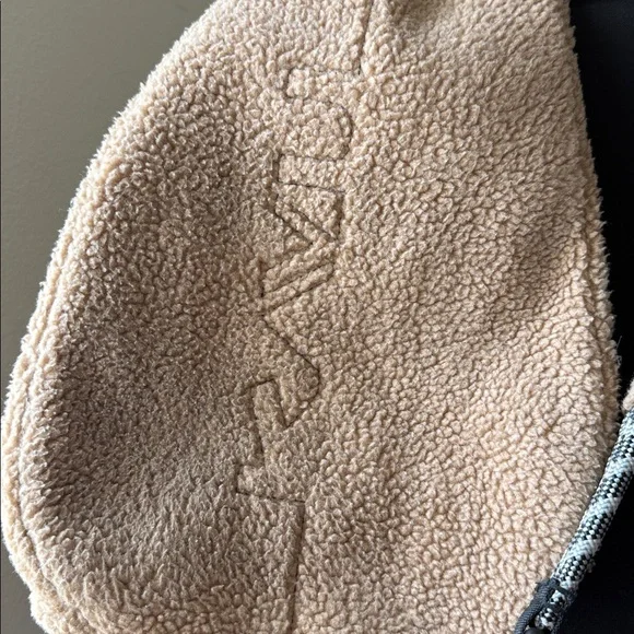 Kavu Fleece Full-size Rope Sling Bag - Picture 7 of 9